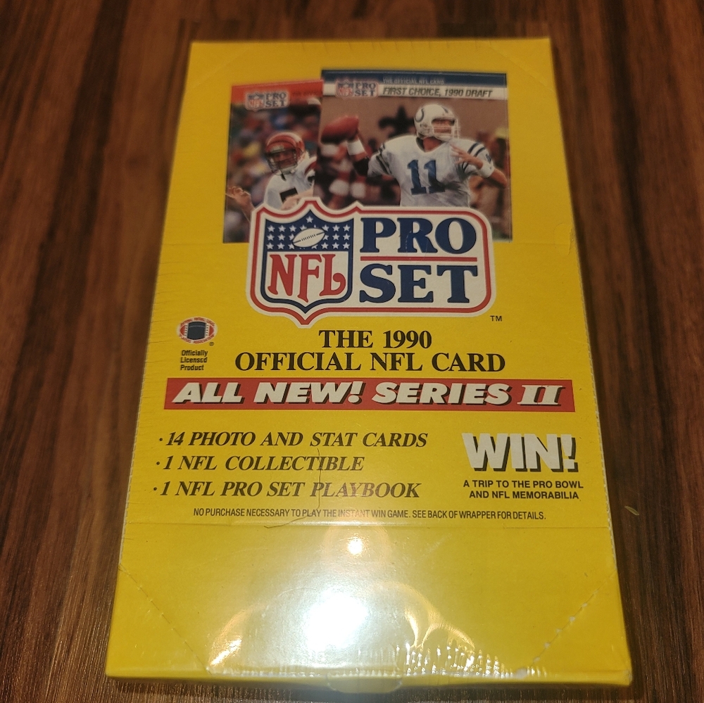 FOOTBALL CARDS... NFL...